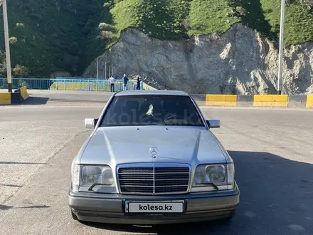 Mercedes-Benz E 280 1995 года за 3 350 000 тг. в Шымкент