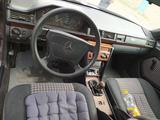 Mercedes-Benz E 220 1993 года за 1 000 000 тг. в Тараз – фото 3