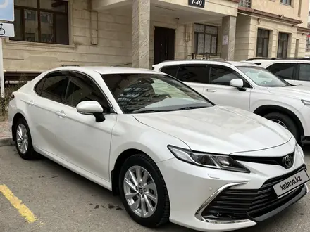Toyota Camry 2023 года за 16 900 000 тг. в Актау – фото 3