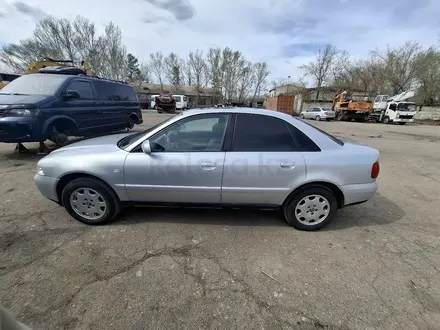 Audi A4 1999 года за 2 300 000 тг. в Караганда – фото 2