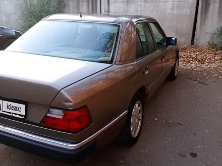 Mercedes-Benz E 230 1991 года за 1 600 000 тг. в Алматы – фото 6