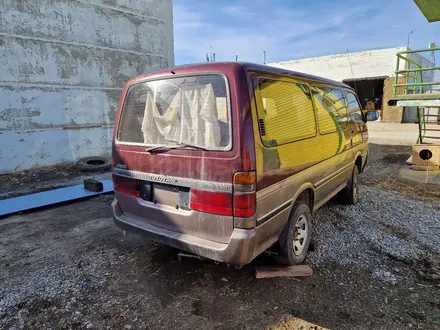 Toyota Hiace 1994 года за 1 000 000 тг. в Денисовка – фото 2