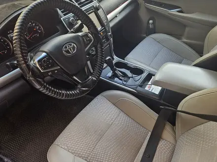 Toyota Camry 2015 года за 8 500 000 тг. в Актобе – фото 9