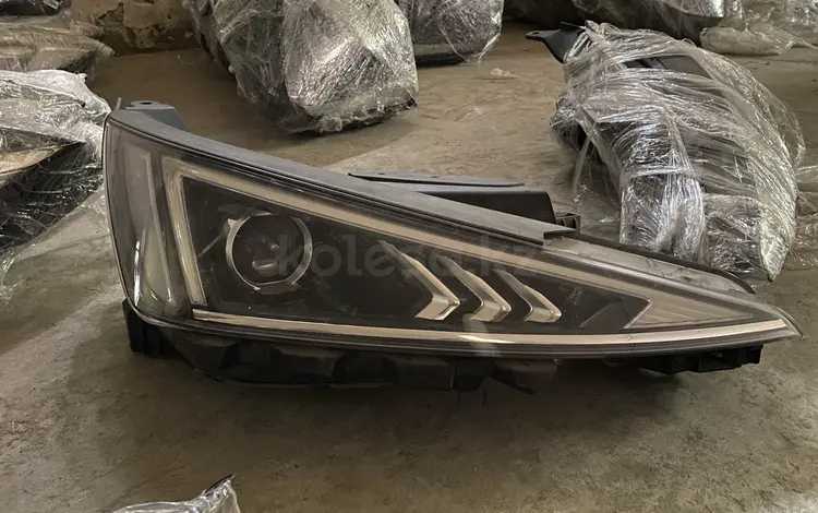 Фары Hyundai (передние и задние, б у оригинал и дубликат) за 70 000 тг. в Алматы