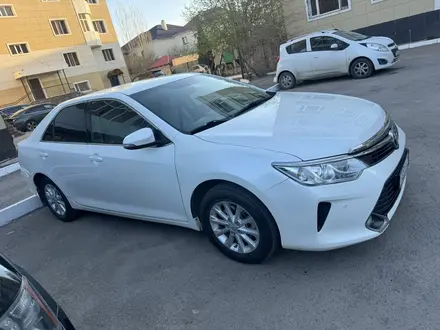 Toyota Camry 2015 года за 11 000 000 тг. в Астана – фото 2