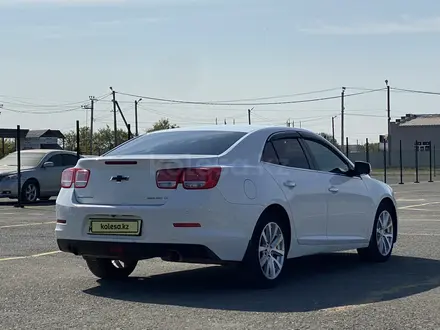 Chevrolet Malibu 2014 года за 7 300 000 тг. в Уральск – фото 4