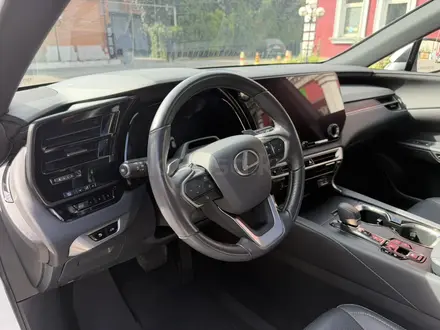 Lexus RX 350 2023 года за 32 500 000 тг. в Алматы – фото 20