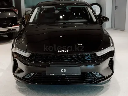 Kia K5 FIFA World Cup 2026 Edition 2026 года за 14 790 000 тг. в Алматы – фото 4
