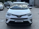 Toyota RAV4 2017 годаүшін10 500 000 тг. в Актобе – фото 2