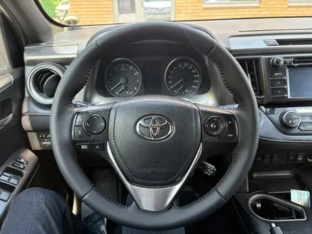 Toyota RAV4 2017 года за 10 500 000 тг. в Актобе – фото 17