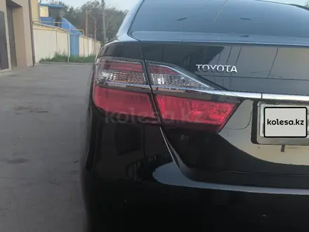 Toyota Camry 2016 года за 12 500 000 тг. в Уральск – фото 3