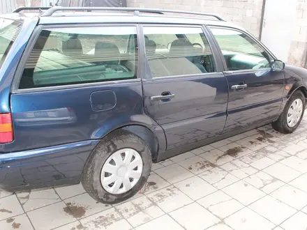 Volkswagen Passat 1996 года за 1 900 000 тг. в Алматы – фото 3