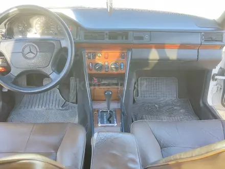 Mercedes-Benz E 300 1992 года за 1 580 000 тг. в Балхаш – фото 4