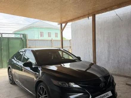 Toyota Camry 2021 года за 11 500 000 тг. в Кызылорда