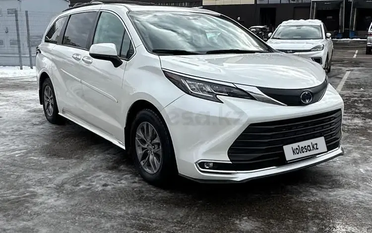 Toyota Sienna 2021 года за 27 000 000 тг. в Астана