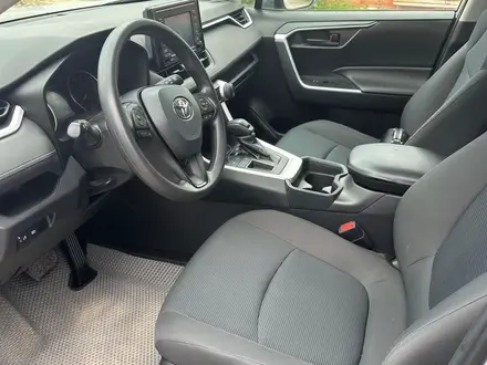 Toyota RAV4 2021 года за 14 000 000 тг. в Актобе – фото 5