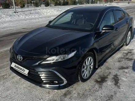 Toyota Camry 2021 года за 13 000 000 тг. в Караганда – фото 3