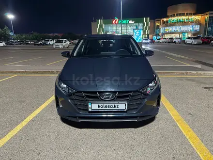Hyundai i20 2023 года за 6 600 000 тг. в Алматы – фото 5