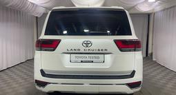 Toyota Land Cruiser Premium+ 2023 года за 50 555 000 тг. в Алматы – фото 4