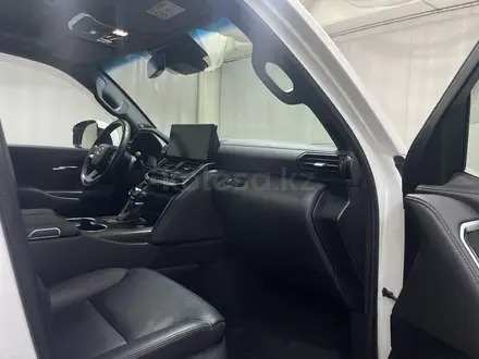 Toyota Land Cruiser Premium+ 2023 года за 50 555 000 тг. в Алматы – фото 6