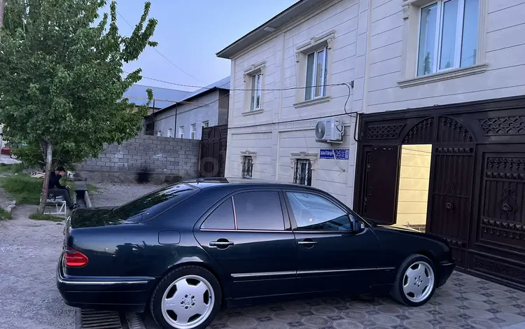 Mercedes-Benz E 320 2001 годаfor7 000 000 тг. в Шымкент