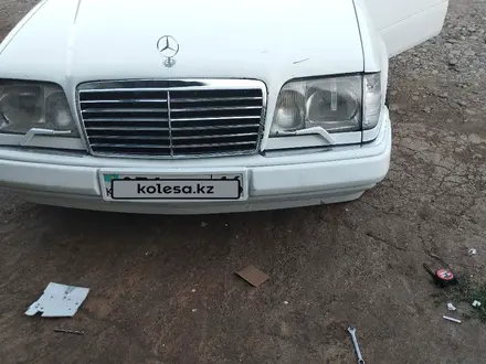 Mercedes-Benz E 220 1995 года за 1 600 000 тг. в Усть-Каменогорск – фото 9