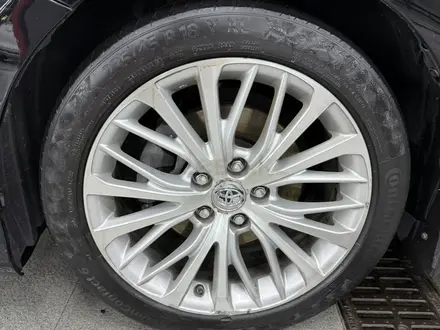 Toyota Camry 2018 года за 11 600 000 тг. в Алматы – фото 4