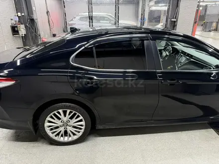 Toyota Camry 2018 года за 11 600 000 тг. в Алматы – фото 9