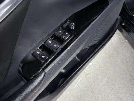 Toyota Camry 2018 года за 11 600 000 тг. в Алматы – фото 13
