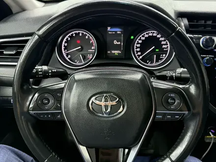 Toyota Camry 2018 года за 11 600 000 тг. в Алматы – фото 17