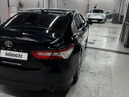 Toyota Camry 2018 года за 11 600 000 тг. в Алматы – фото 8