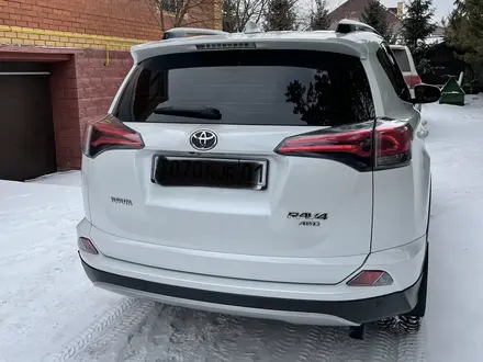 Toyota RAV4 2018 года за 15 000 000 тг. в Астана – фото 4