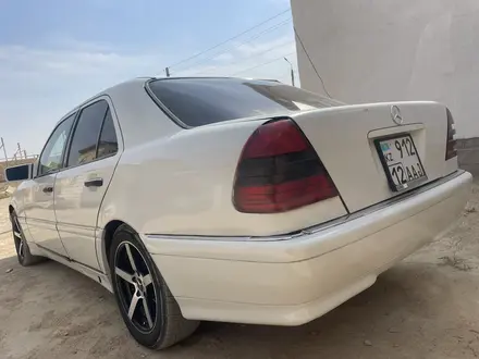 Mercedes-Benz C 280 1995 года за 1 800 000 тг. в Актау – фото 4