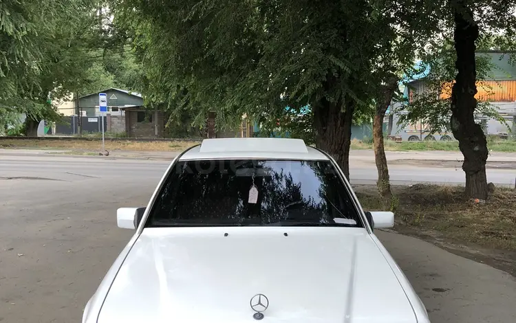 Mercedes-Benz E 220 1993 годаүшін1 800 000 тг. в Алматы