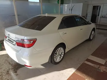 Toyota Camry 2015 года за 13 000 000 тг. в Костанай – фото 2