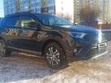 Toyota RAV4 2017 года за 12 000 000 тг. в Астана – фото 2