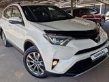 Toyota RAV4 2017 года за 15 350 000 тг. в Алматы – фото 2