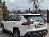 Toyota RAV4 2022 года за 18 800 000 тг. в Тараз