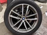 Комплект разношироких дисков с резиной на g30 bmw за 225 000 тг. в Алматы