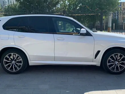 BMW X5 2021 года за 38 500 000 тг. в Костанай – фото 3