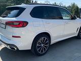 BMW X5 2021 года за 38 500 000 тг. в Костанай – фото 4