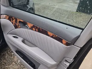 Mercedes-Benz E 320