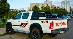 Toyota Hilux 2013 года за 10 400 000 тг. в Алматы