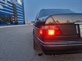 Mercedes-Benz E 320 1994 года за 3 600 000 тг. в Караганда – фото 4