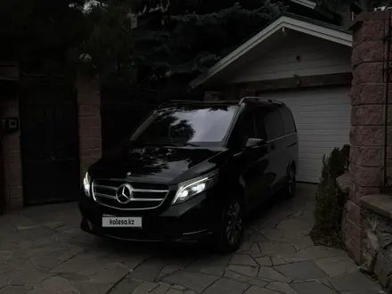 Mercedes-Benz V 250 2014 года за 25 000 000 тг. в Алматы – фото 2