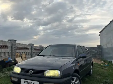 Volkswagen Golf 1995 года за 1 500 000 тг. в Астана