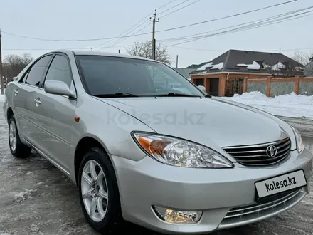 Toyota Camry 2003 года за 4 400 000 тг. в Актобе – фото 2