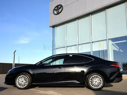 Toyota Camry Elegance eCVT 2026 года за 18 790 000 тг. в Шымкент – фото 3