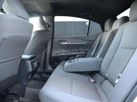 Toyota Camry Elegance eCVT 2026 года за 18 790 000 тг. в Шымкент – фото 11