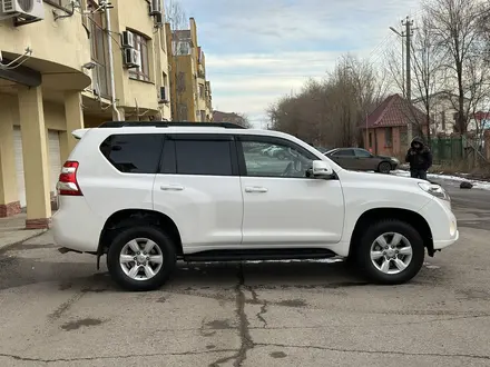 Toyota Land Cruiser Prado 2015 года за 15 950 000 тг. в Актобе – фото 7